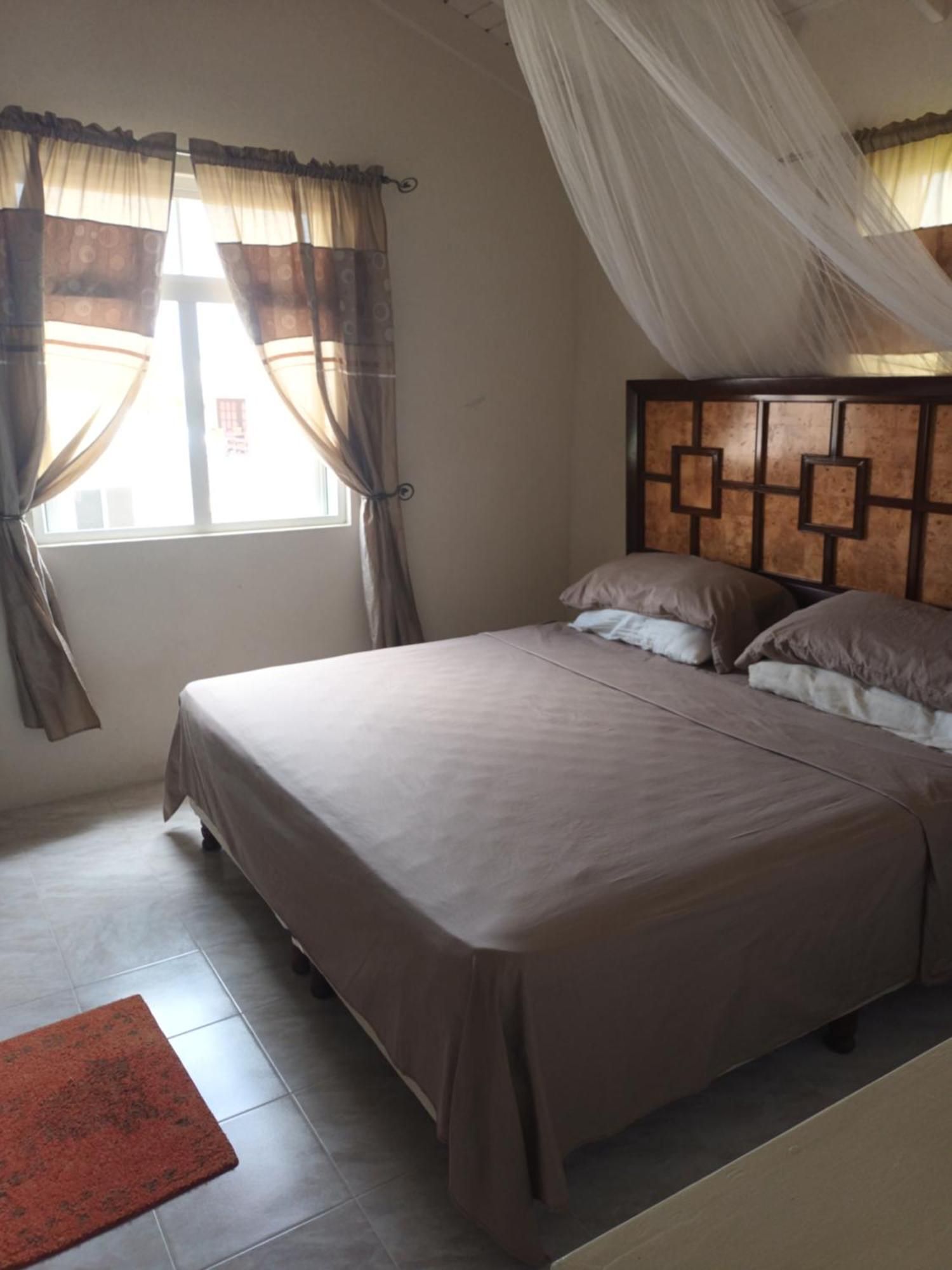 Hotel Super Breezy Cozynook ! Bridgetown Exterior foto
